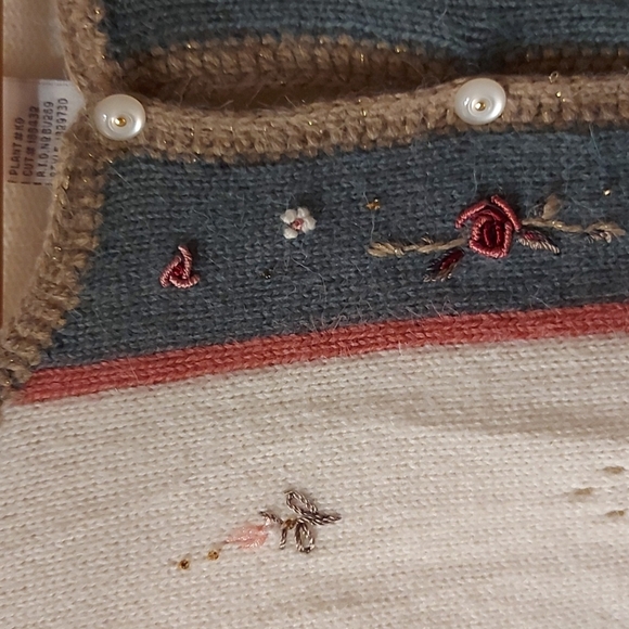 Vintage Koret Cardigan with Embroidery and Beading Detail Croch… - Picture 4 of 7
